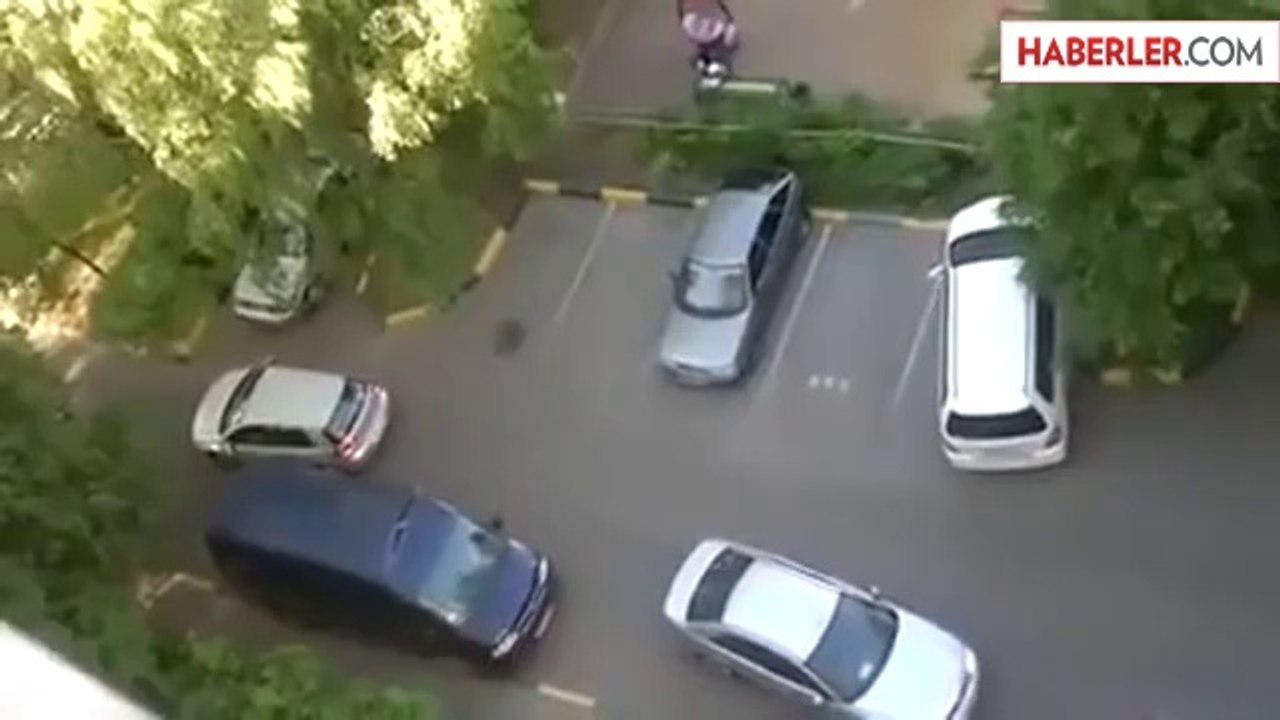Kadın Sürücüler Otoparkta Kaosa Neden Oldu