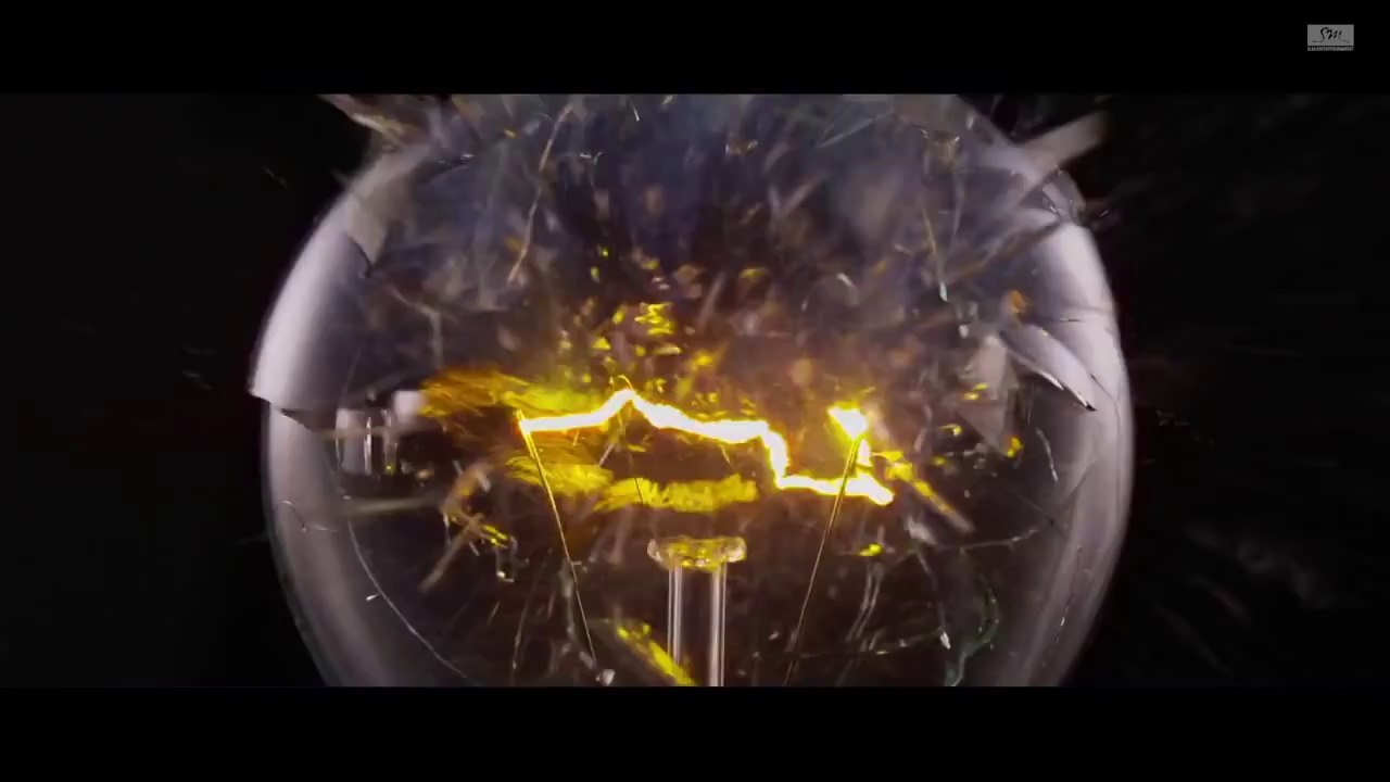 f(x) - 'Red Light' FROM RED LIGHT (Türkçe Altyazılı)