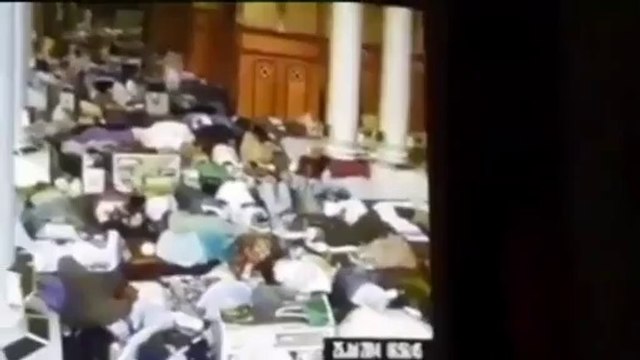 In Masjid-al-Haram Thieves Caught Red Handed On CCTV Stealing