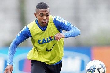 Tá com moral! Mano elogia atuação de Malcom em Criciúma