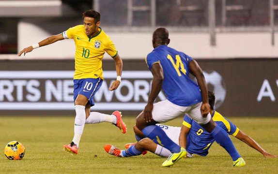 Para Pelé, Neymar não deveria ser o capitão da Seleção