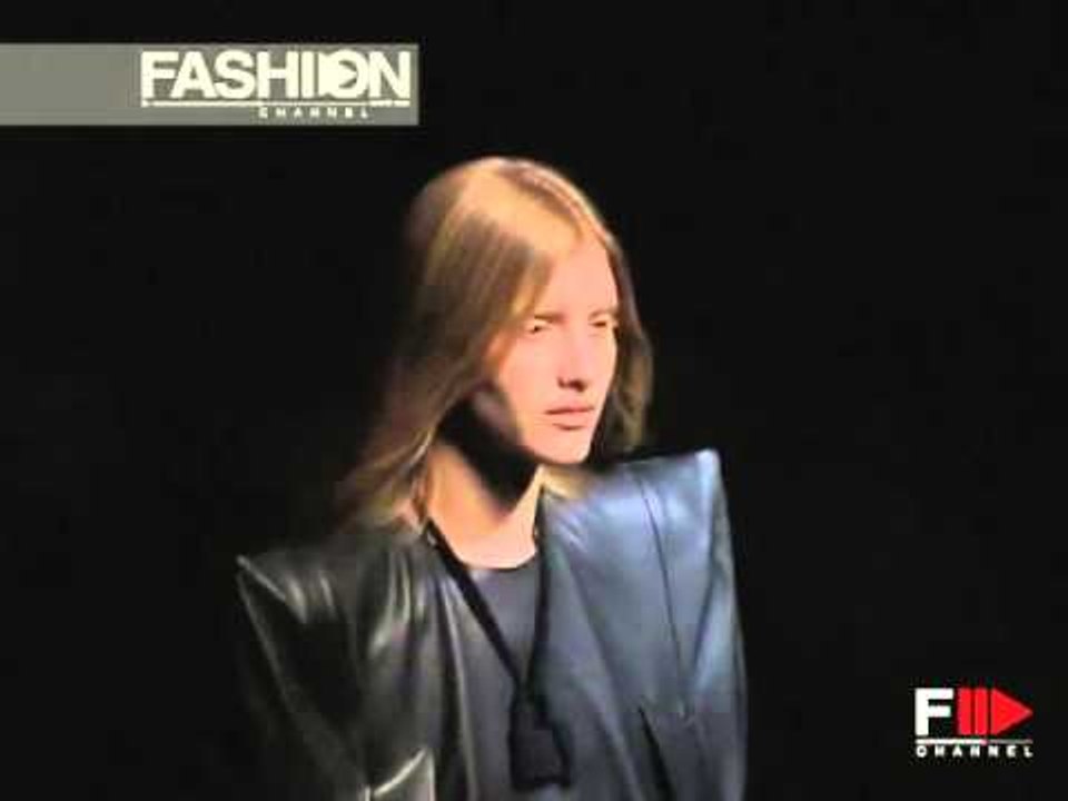 Fashion Show "Martin Margiela" Autumn Winter 2007 2008 Pret a Porter Paris 2 of 3 by Fashion Channel