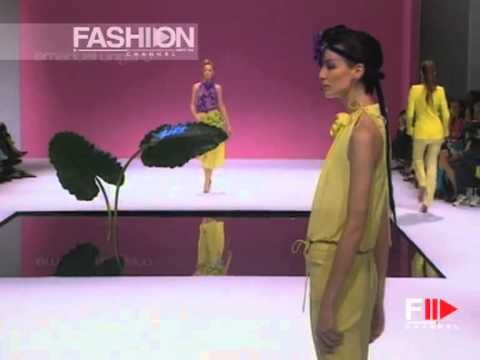 Emanuel Ungaro Spring Summer 2001 3 of 4 Paris Pret a Porter by FashionChannel