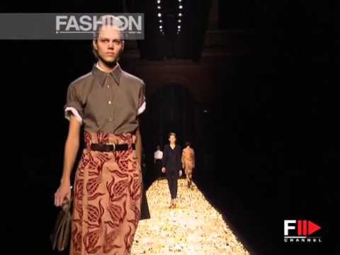Fashion Show Dries Van Noten Autumn Winter 2006 / 2007 Paris 1 of 3 by Fashion Channel