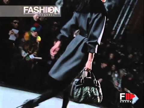 Louis Vuitton Fashion Show Pret a Porter Women Autumn Winter 2005 2006 Paris 1 of 3