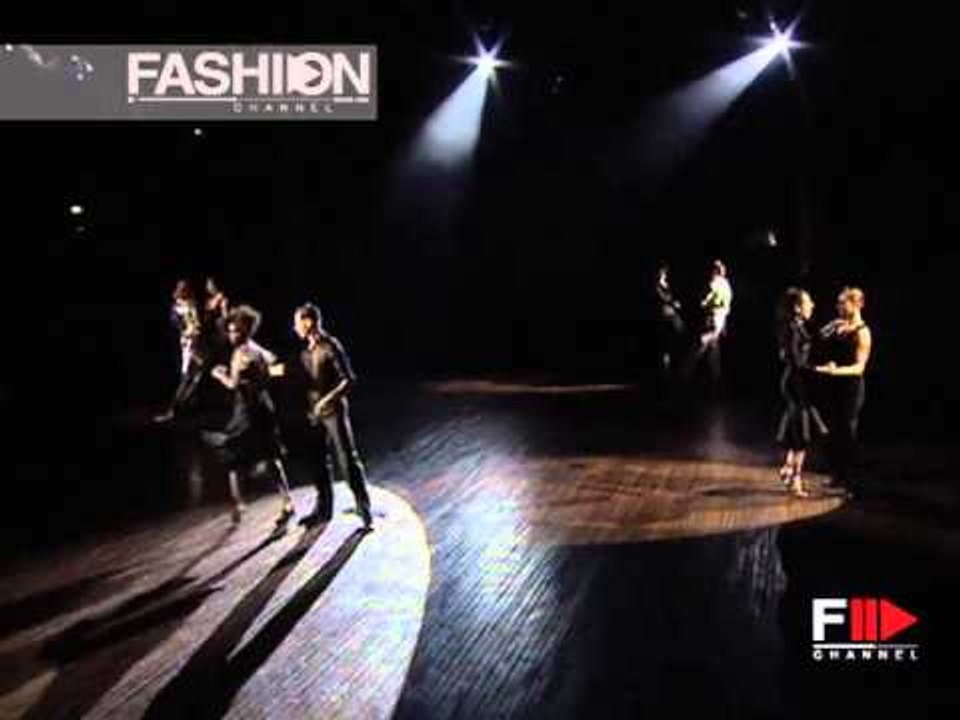 Fashion Show "Alexander McQueen" Pret a Porter Women Spring Summer 2004 Paris 1 of 4