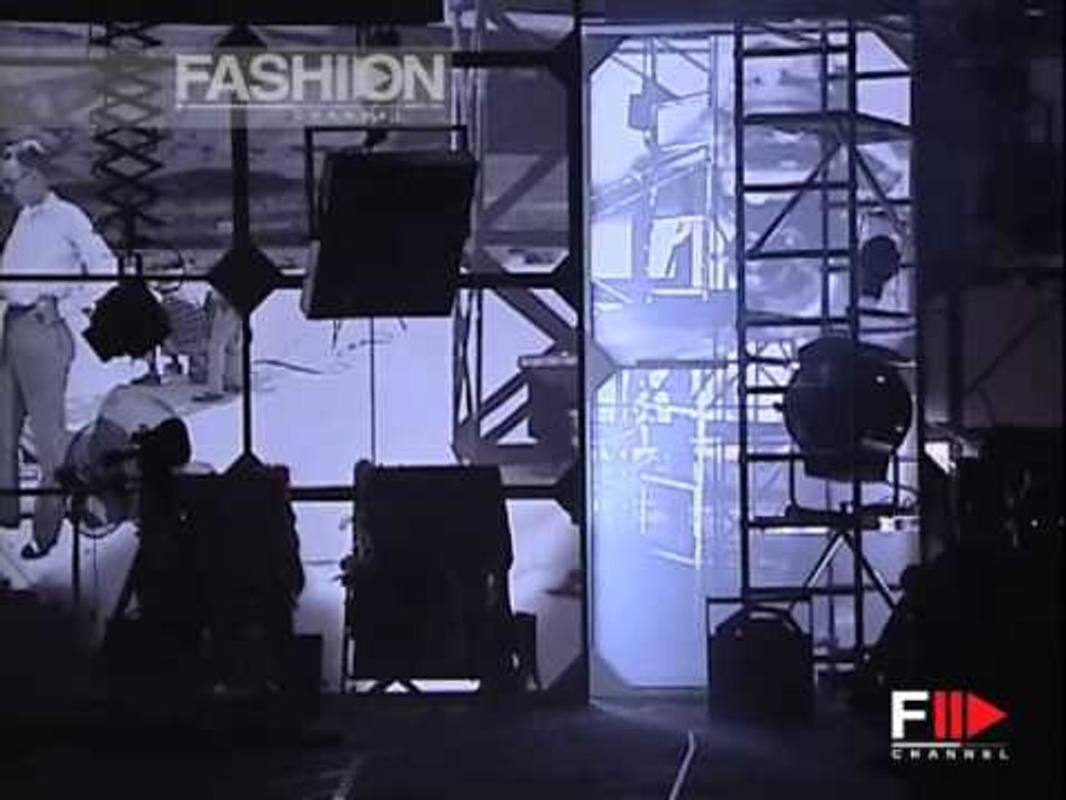 Fashion Show "John Galliano" Pret a Porter Women Autumn Winter 2005 2006 Paris 4 of 4