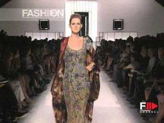 Fashion Show "Emanuel Ungaro" Haute Couture Women Autumn Winter 2003 2004 Paris 4 of 4