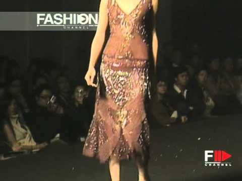 Fashion Show Dorian Ho Pret a Porter Women Spring Summer 2003 Hong Kong 3 of 5 by Fashion Channel