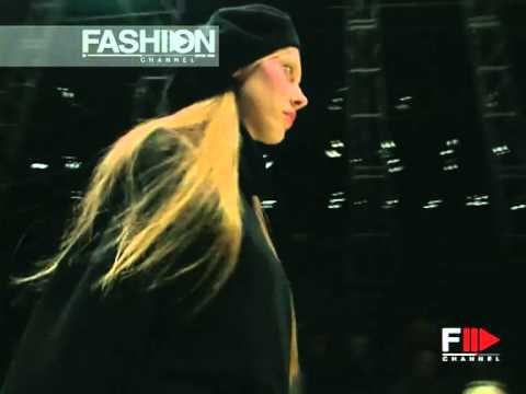 Louis Vuitton Autumn Winter 2000 2001 Paris 3 of 4 pret a porter woman by FashionChannel