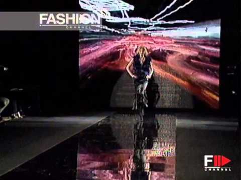 Emporio Armani Autumn Winter 2004 2005 Milan 2 of 2 Pret a Porter Woman by FashionChannel