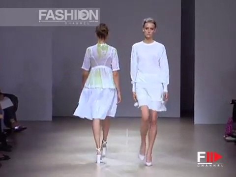 Jil Sander Spring Summer 2004 Milan 2 of 3 Pret a Porter Woman by FashionChannel