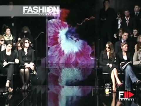 Dolce e Gabbana Autumn Winter 2003 2004 Milan 3 of 3 Pret a Porter Woman by FashionChannel