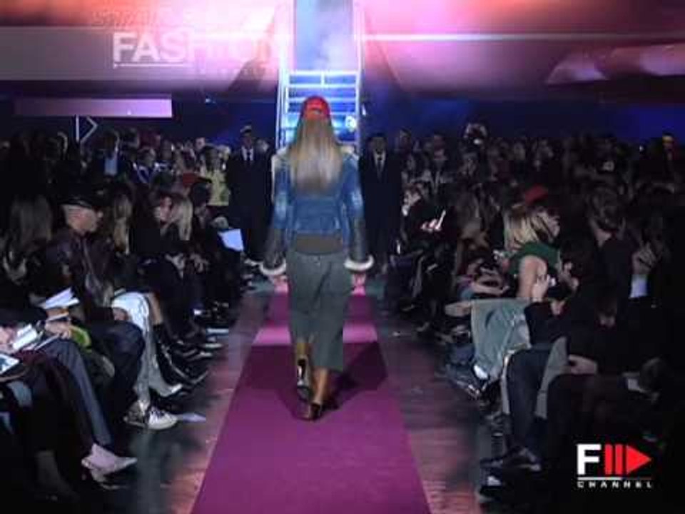 "Dsquared" Autumn Winter 2003 2004 Milan 3 of 5 Pret a Porter Woman by FashionChannel