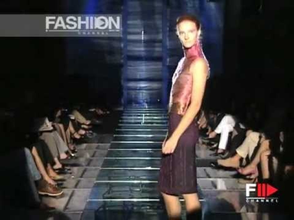 "Gianni Versace" Autumn Winter 1998 1999 Paris 1 of 4 Haute Couture woman by FashionChannel