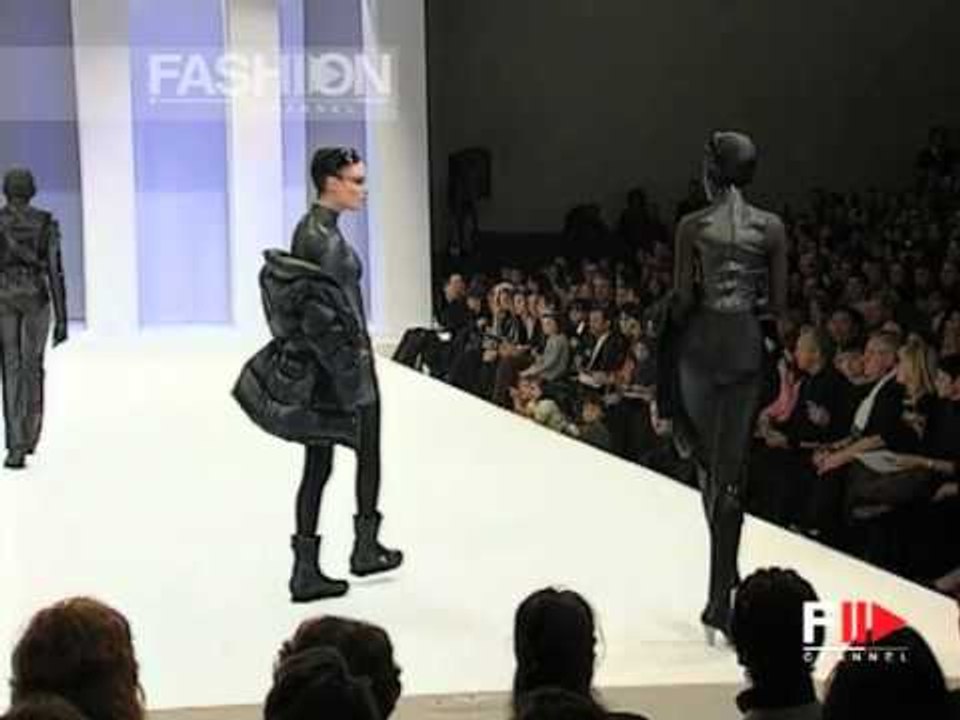 "Thierry Mugler" Autumn Winter 1998 1999 Paris 1 of 7 pret a porter woman by FashionChannel