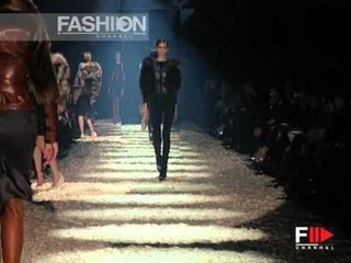"Gucci" Autumn Winter 2003 2004 Milan 2 of 3 Pret a Porter Woman by FashionChannel