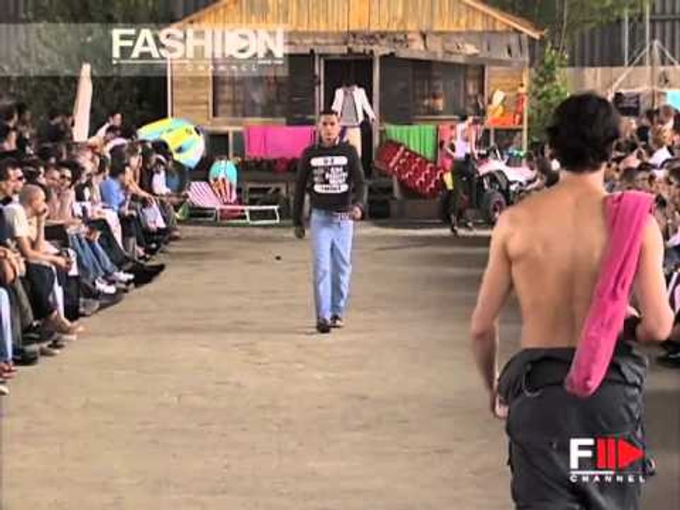 "Dsquared" Spring Summer 2003 Milan Part 1 of 4 Menswear by FashionChannel