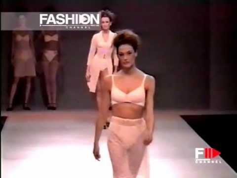 Andrés Sarda Autumn Winter 1997 1998 Barcelona 1 of 6 pret a porter woman by FashionChannel