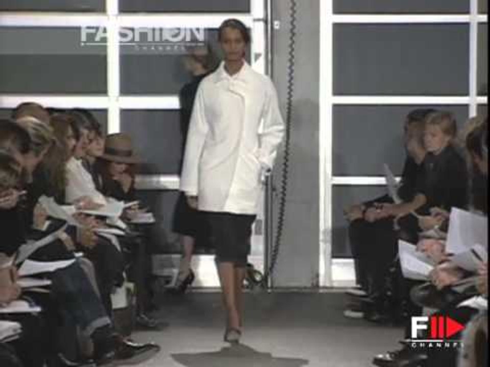 "Narciso Rodriguez" Autumn Winter 2002 2003 Paris 1 of 3 Pret a Porter by FashionChannel