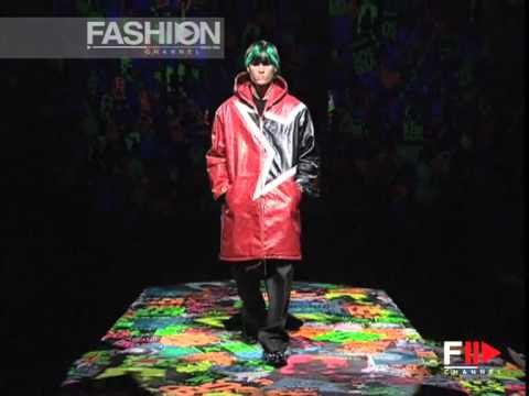 Versus Autumn Winter 2002 2003 Menswear 2 of 4 by FashionChannel
