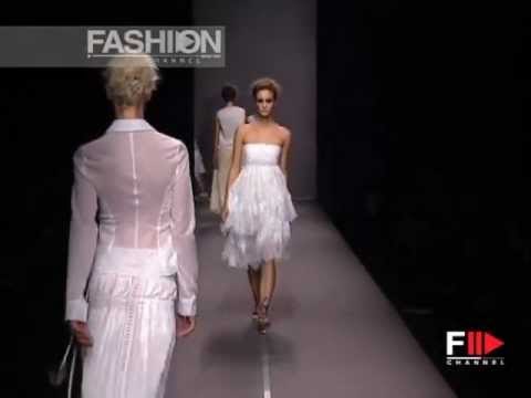 Philosophy Di Alberta Ferretti Spring Summer 2002 Milan2 of 2 pret a porter women by FashionChannel