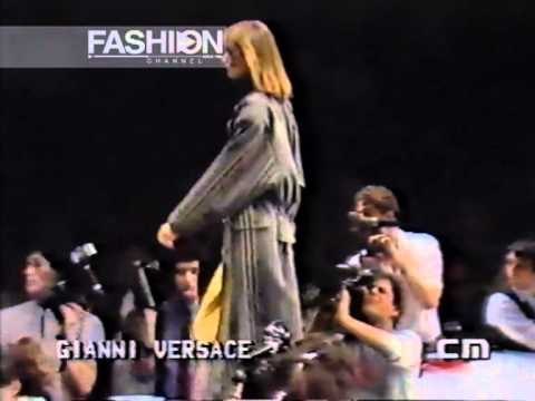 Coats Special Gianni Versace Autumn Winter 1984 1985 Milan Pret a Porter Woman by Canale Moda