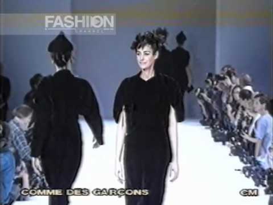 "Comme Des Garcons" Autumn Winter 1990 1991 Paris Pret a Porter Woman by Canale Moda