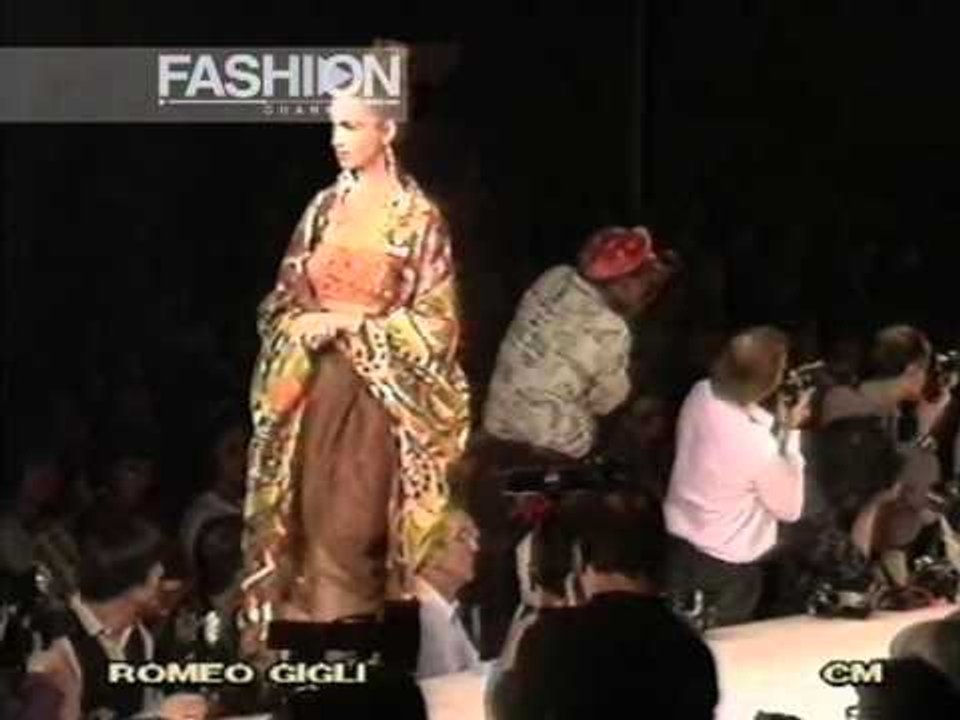 "Romeo Gigli" Spring Summer 1990 Milan pret a porter women by Canale Moda