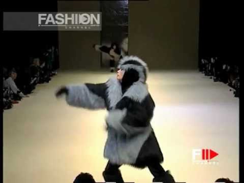 "Issey Miyake" Autumn Winter 1995 1996 Paris 3 of 7 pret a porter woman by FashionChannel