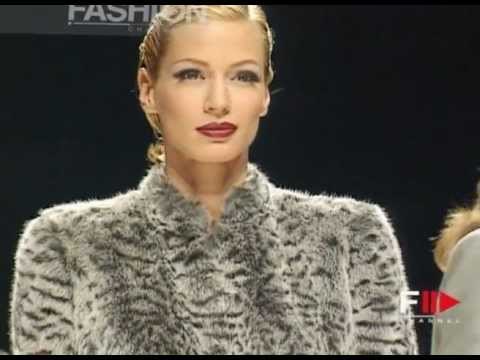 Giorgio Armani Autumn Winter 1995 1996 Milan 4 of 10 pret a porter woman by FashionChannel
