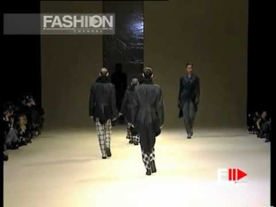 "Issey Miyake" Autumn Winter 1995 1996 Paris 2 of 7 pret a porter woman by FashionChannel