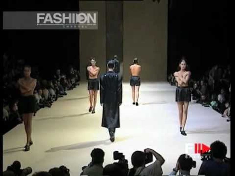 "Issey Miyake" Autumn Winter 1995 1996 Paris 1 of 7 pret a porter woman by FashionChannel