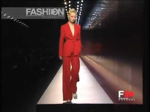 Salvatore Ferragamo Autumn Winter 2001 2002 Milano 2 of 4 pret a porter by FashionChannel.mov