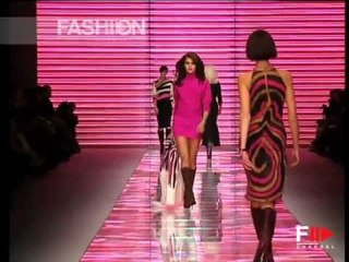"Versace" Autumn Winter 2001 2002 Milano 3 of 4 pret a porter by Fashion Channel. mov