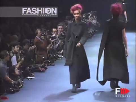 Comme Des Garcons Autumn Winter 1992 1993 Paris 1 of 3 Pret a Porter Woman by FashionChannel