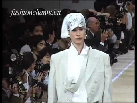 Comme Des Garcons Spring Summer 1992 Paris 1 of 4 Pret a Porter Woman by FashionChannel