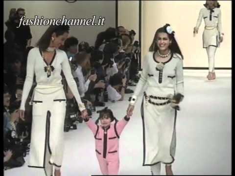 Chanel Autumn Winter 1991 1992 Paris 3 of 4 Pret a Porter Woman by FashionChannel