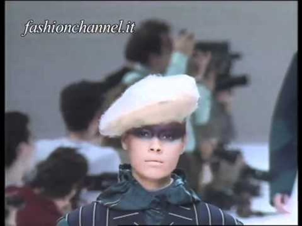 "Issey Miyake" Autumn Winter 1991 1992 Paris 1 of 3 Pret a Porter Woman by FashionChannel
