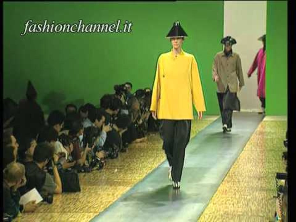 "Issey Miyake" Autumn Winter 1994 1995 Paris 6 of 8 pret a porter woman by FashionChannel