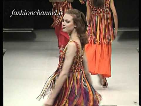 Alberta Ferretti Spring Summer 1993 Milan 2 of 6 pret a porter women by FashionChannel