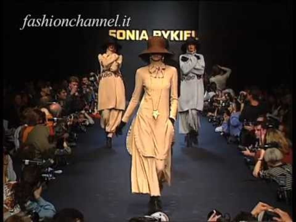 "Sonia Rykiel" Autumn Winter 1993 1994 Paris 1 of 8 pret a porter woman by FashionChannel