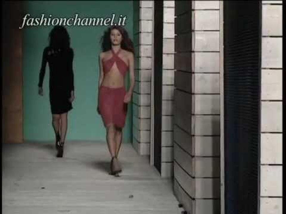 "Versus" Spring Summer 2001 Milan 2 of 4 pret a porter woman by FashionChannel