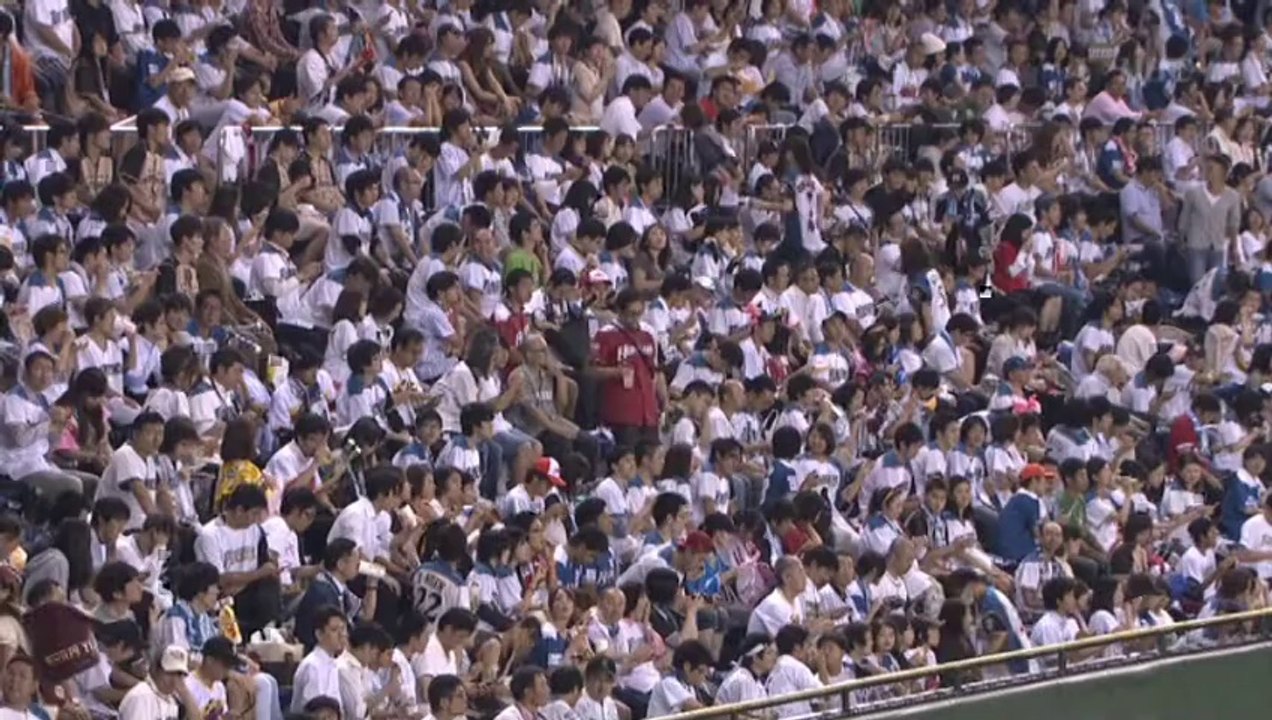 2014年9月10日東京ドーム　5回オモテ明石のファール打球が魔◯さんに直撃