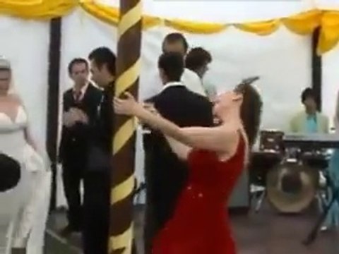 Düğünü Mahveden Sarhoş Kız