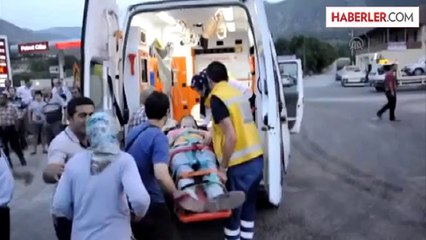 Kamyon ile Otomobil Çarpıştı: 3 Yaralı