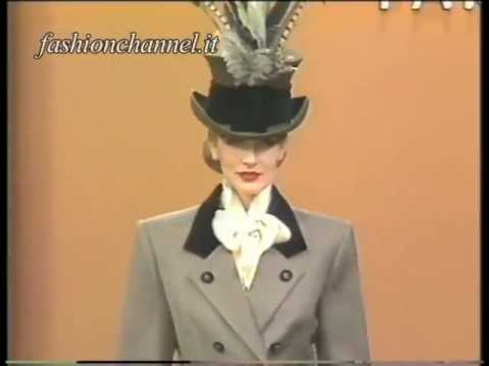 "Hermes" Autumn Winter 1988 1989 Paris 1 of 2 pret a porter woman by FashionChannel