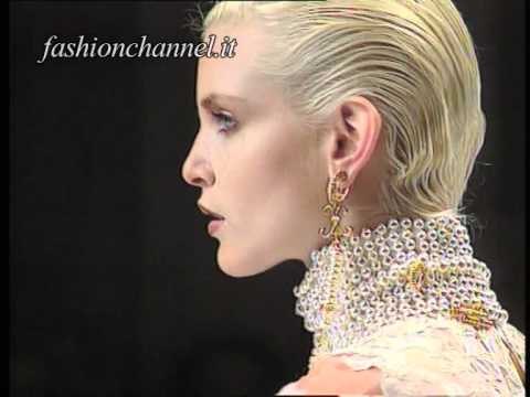 Christian Dior Autumn Winter 1994 1995 Paris 7 of 8 pret a porter woman by FashionChannel