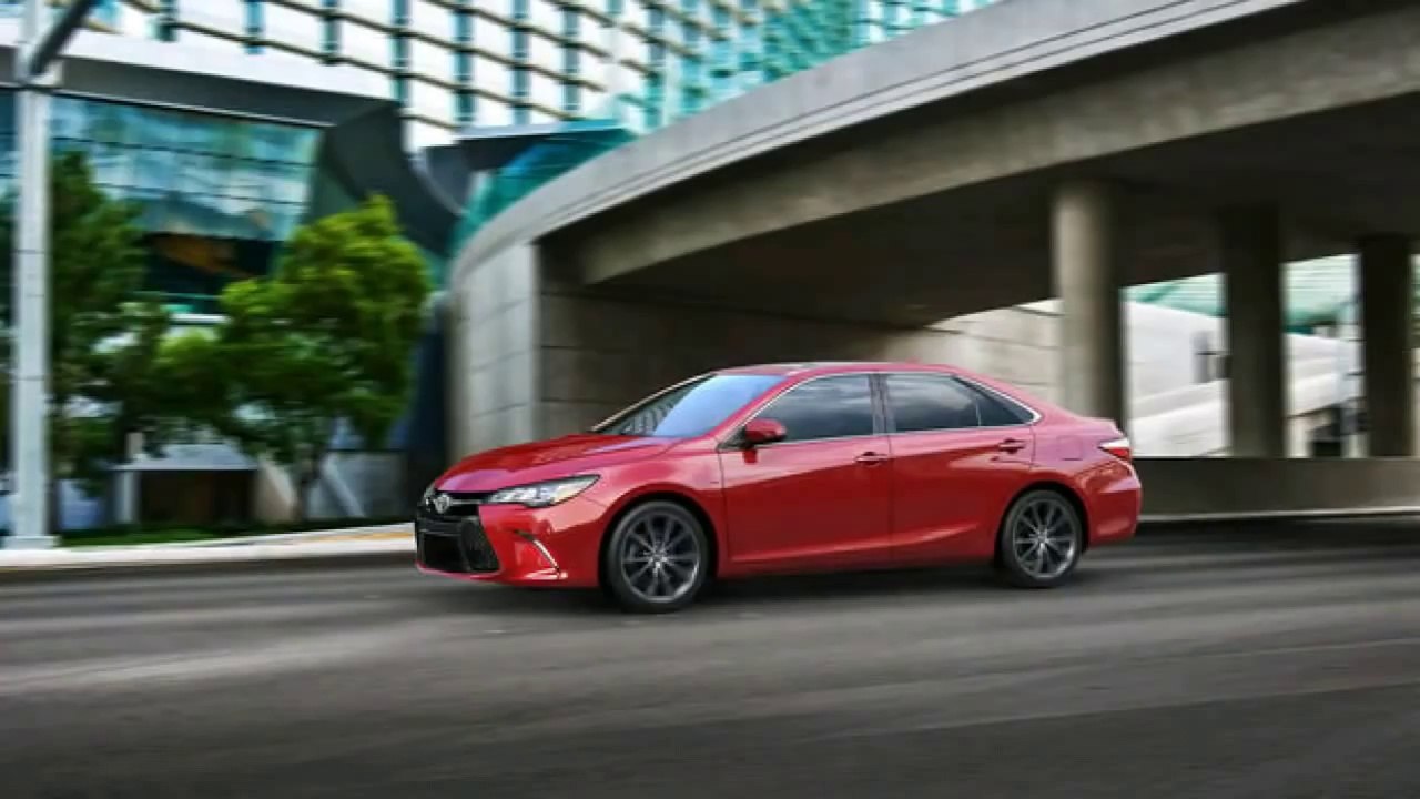 Mua toyota camry 2015, 2016 giá ưu đãi nhiều phần quà hấp dẫn