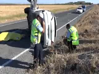 OTOMOBIL DEVRILDI BIR OLU BIR YARALI